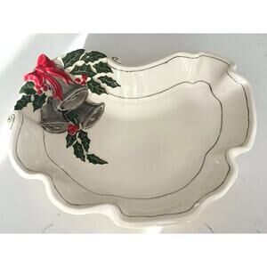 Vintage 1970s hand painted Christmas tray, Holly Silver bells ruffled edges￼